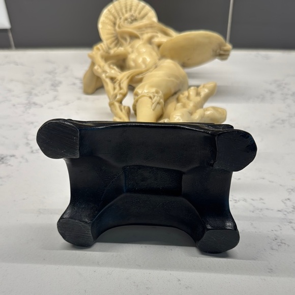 Vintage Tan Accent Sculpture with Organic Flow - Picture 7 of 9